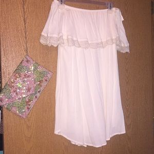 Cream off shoulder lace dress!!💞